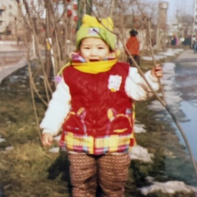 Emptyless2's profile picture. Here for tech, philosophy, and good coffee.