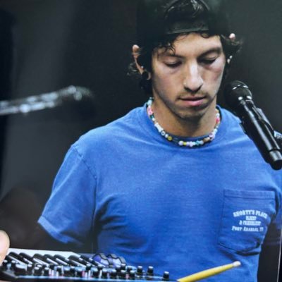 slowtownvoices's profile picture. we made it this far, kid. || twentysomething || 🇩🇪 ||@blurryvignette ❤️