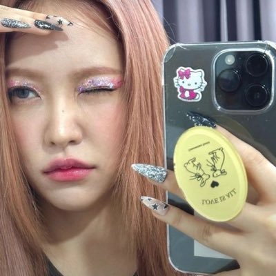 dollachive's profile picture. ⠀⠀