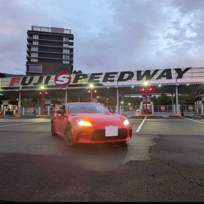 gocchcn86's profile picture. 2023年7月🌻納車済み🔔　RZ 6M/T スパークレッド🎨 黒x赤内装