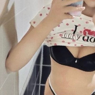 ShackB82792's profile picture. 