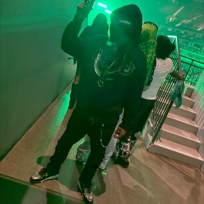 BeLegendary1100's profile picture. 𝓁𝒾𝓋ℯ - 𝓁ℯ𝒶𝓇𝓃 -ℊ𝓇ℴ𝓌 ♐️. Snapchat :Spider1100blk 🕷.                              ig  Lamont.1100