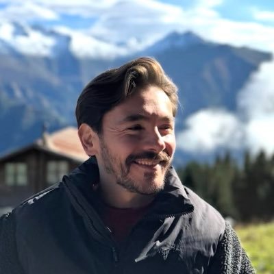 EmrKmaz's profile picture. 