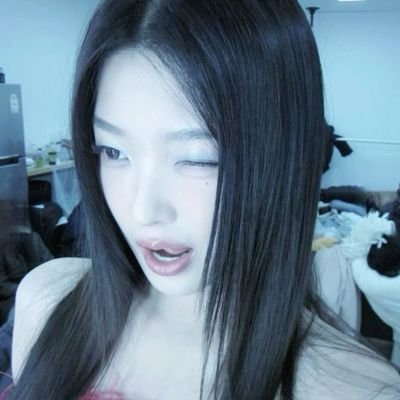 moonnprongs's profile picture. ㅤㅤ ͏ you are a pipe dream.