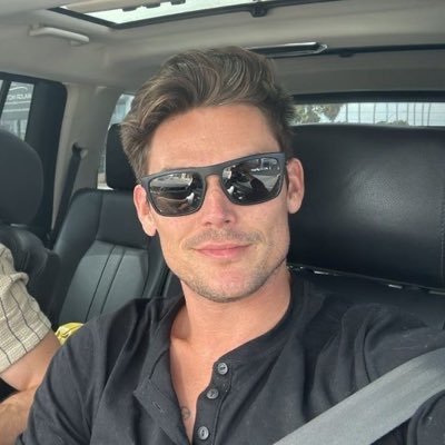 adamnewyr's profile picture. YR