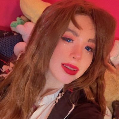 Chartreuse_cos's profile picture. ⭐️She/they⭐️Cosplayer⭐️23✨star of the city level threat✨🔞@chartreusejew3l🌶️