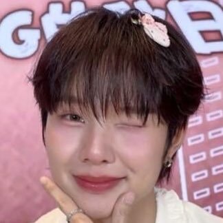 Mochii_CB's profile picture. EXO-L / ᶜᴴᴬᴺᴮᴱᴬᴷ แบคฮยอนลูกแม่ @B_hundred_Hyun 💕 นำ้ปิงลูกรัก @nampingnapat 💓