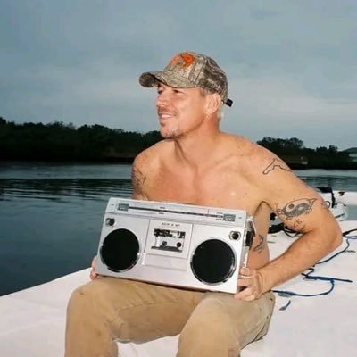 diplobackacct's profile picture. this is just my back up account ❤️‍🩹❤️