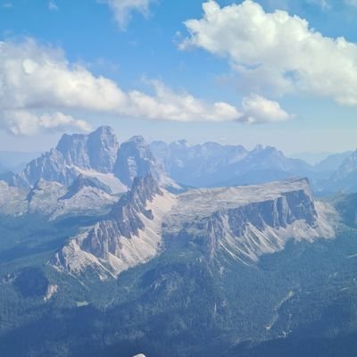 weiweuwey's profile picture. 