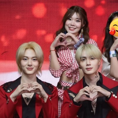 ngocpanda210's profile picture. 🐼♥️BIGBANG 👑👑👑 刘宇💙🐳 ZeeNunew 🐺🐱