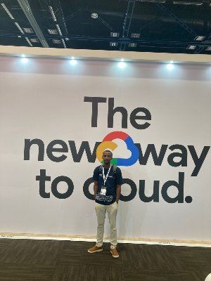 bongani_moiane's profile picture. Creative entrepreneur doing the impossible with his folks.