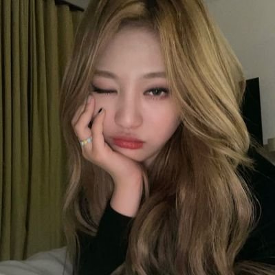 karxabie's profile picture. ୨୧ 🍒  ℬusiness  your   reminder   to   drink   something 🫧  ᰔ