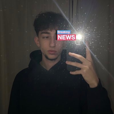 batuholly's profile picture. lol oynuyorum