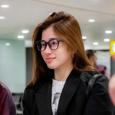 mostlyyves's profile picture. may kalayaan kang magmahal, banayad, at tahimik.