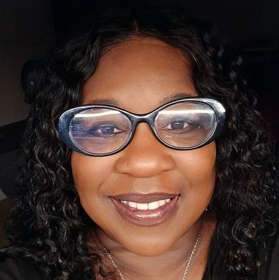 VirtuallyLinkd's profile picture. Creative, hands-on, and detail-driven. I love plants, projects, and turning ideas into reality. 🌿 My faith has driven me towards my success today!✨