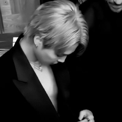 JMEthereal13's profile picture. Forever Jimin 💛
Back up acc