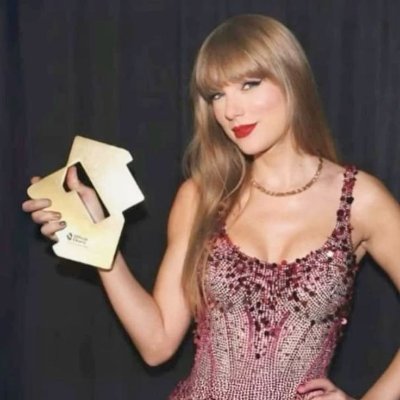 fuckingwithtay's profile picture. vi a taylor el 11 y 12 de nov