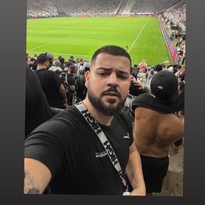 Lopes011_'s profile picture. carrego a glória e a dor de viver do meu jeito 🔜