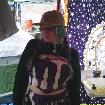 pixeldrippp's profile picture. chicago — isn’t it beautiful when you believe in everything 💫🌷 temptress of the trees 🌱🌈 ctf 🍃 @nsw_presents 🔊🩷 tswift ‘09 💋