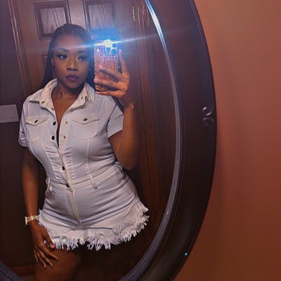 MissFleek_'s profile picture. Everybody dies but not everybody lives 👁️‍🗨️ SC: miss.fleek616🔥 IG: MissFleek_ 💋 #NursingStudent