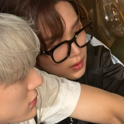 hourlybaca's profile picture. reading account