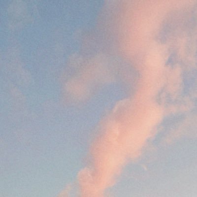 VhkvcdBgGU91752's profile picture. 