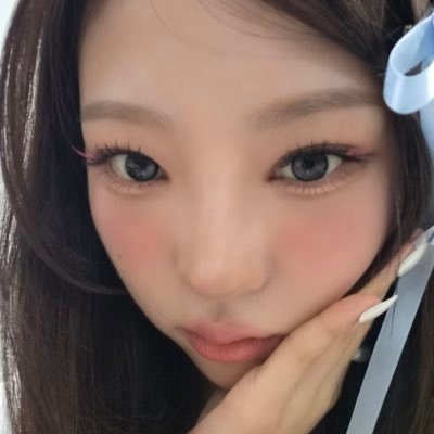 holydomii's profile picture. 