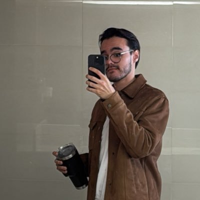 alexlaraq's profile picture. 