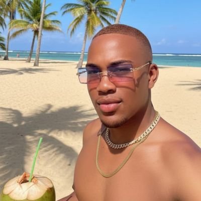 Aly1Hector's profile picture. 