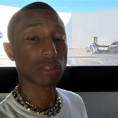 thewavyashraf's profile picture. I stay lv like the print on a clothe @LFC