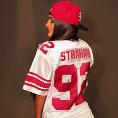 GracefulTalker's profile picture. Bio coming soon (Not @NikkiandBrie)