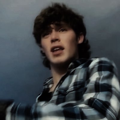 resentfulcalls's profile picture. in the bathroom crying and rethinking my life choices.