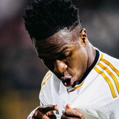 Adetexas1's profile picture. Football takes | Naija gist & premium banter
Funny • Smart • Slightly controversial
If I offend you, just drink water first 😭⚽️