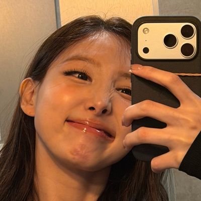 sailoryeon_'s profile picture. ៹    𐙚   collecting  ℐm 𝒩ayeon    !    ꞌꞋ ࣪