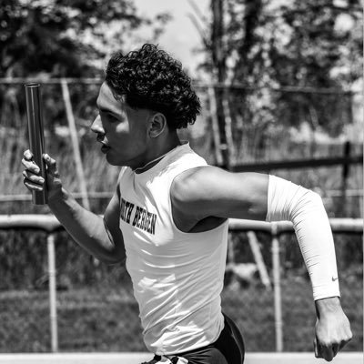 seb_alva22's profile picture. ‘27 🎓| Paramus Catholic T&F 🏃🏻‍♂️