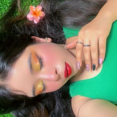 Farnazsadeghi_'s profile picture. پروانه کثیف...