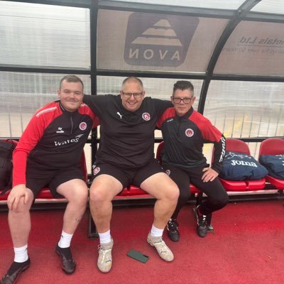 SiThyerradio's profile picture. Normally a gardener but also part of the Kit team down at @pooletownfc freelance football commentator apparently as well as a bit of acting