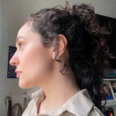 mariaclera's profile picture. esquerdismo, depravação, misticismo, apologia às drogas e gatinhos @saopaulofc 🇾🇪