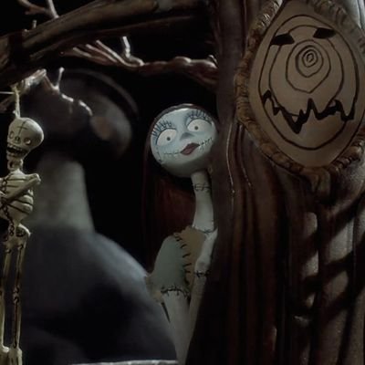 Annayee_'s profile picture. a commentary fan account