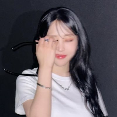 thelastoflua's profile picture. ᱬ ⧗ moomultifandom