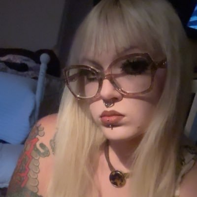 TokiDokiLuver's profile picture. 19🤎 UTEP🧋i use this only for inspo🌠 hit my insta to see me active ☄️