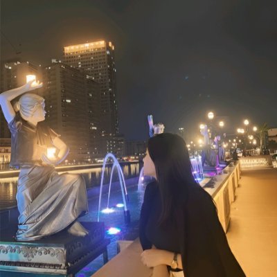 Anglerswife's profile picture. Thriving on style👗
Finance📈
Speed🏎
Serenity 🧘‍♀️ 
— USA lifestyle🇻🇳