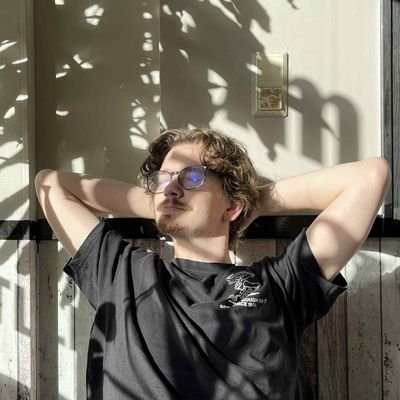 SimonBakke's profile picture. Jesus. Ham-Kam
og Jømna/Heradsbygd
@HKStudForening                                   
@BriskebybandenT