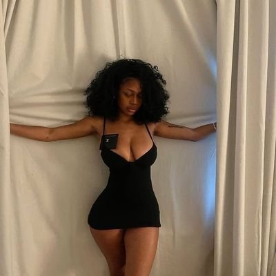 Rhodaworld1's profile picture. Bad & Beautiful🌹| Chelsea fan 💙