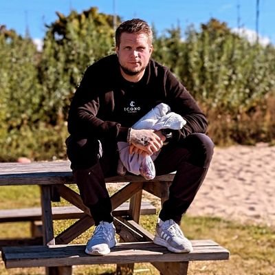 Kimsjoqvist's profile picture. BOOOOOM!☯️