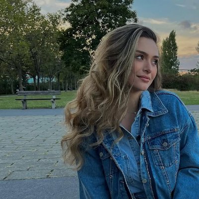 cocoDeFi520's profile picture. The moonlight is serene, like a gentle poem.