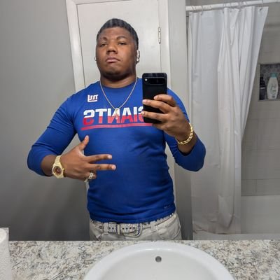 julius93307's profile picture. 