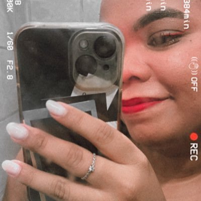 raayeee__'s profile picture. fingindo que sei o que eu tô fazendo desde 2019