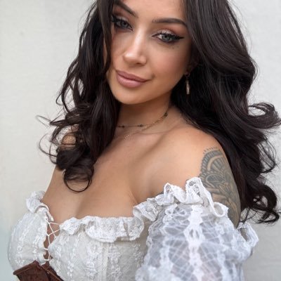 Nunoshko's profile picture. 𝔗𝔞𝔱𝔱𝔬𝔬 𝔄𝔯𝔱𝔦𝔰𝔱 ✨ IG : Asalyah_