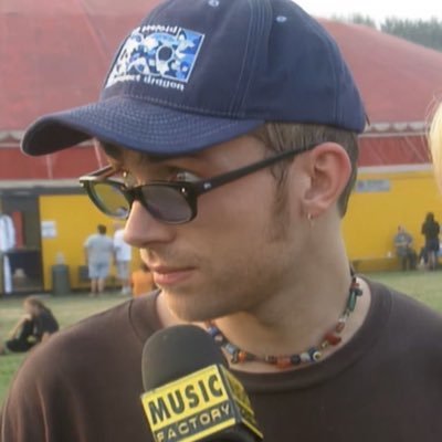 sveetsong's profile picture. ela/dela | she/her. 2001. rpf writer, gramon believer and daywarrior. | @gentlyovtoftime